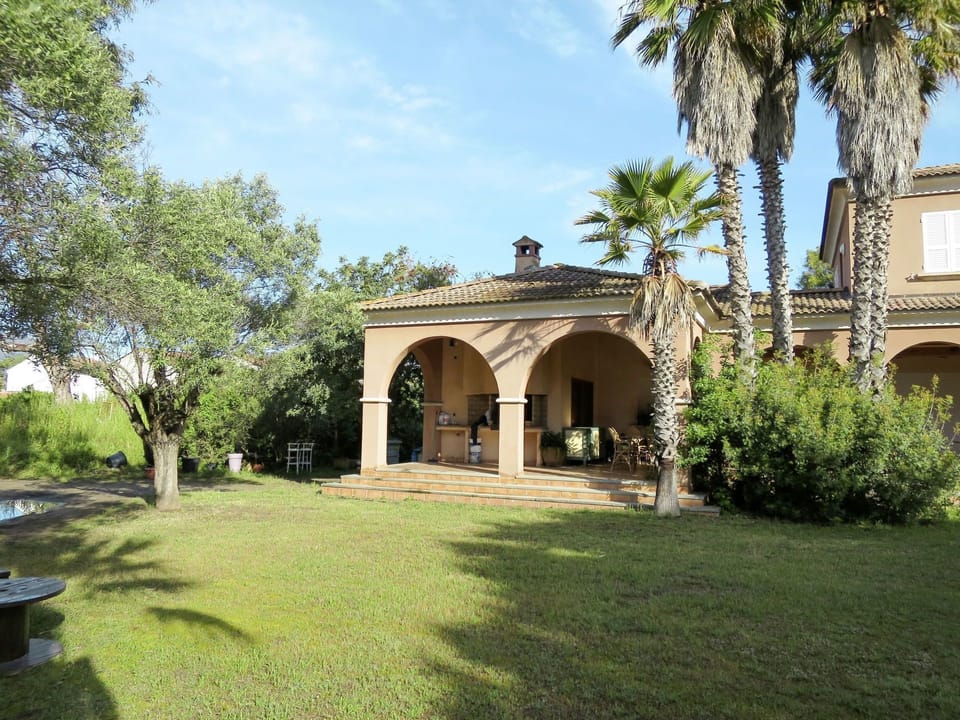 Property, House, Estate, Home, Building, Real Estate, Hacienda, Architecture, Tree, Lawn