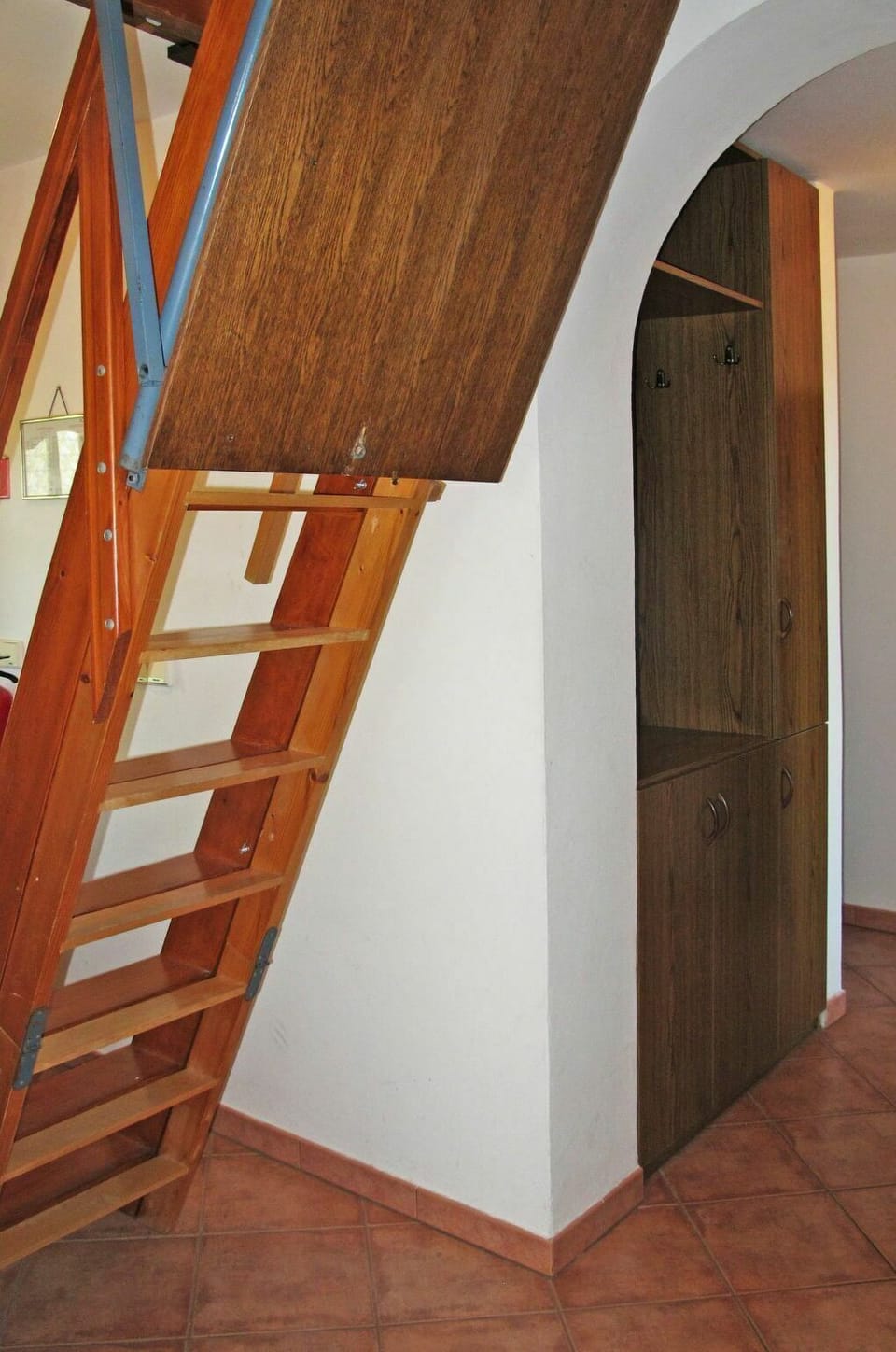 Brown, Property, Wood, Flooring, Wood Stain, Floor, Hardwood, Composite Material