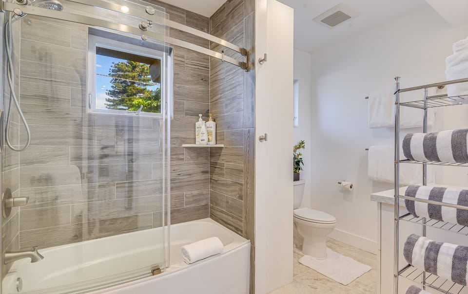 2nd Bathroom
