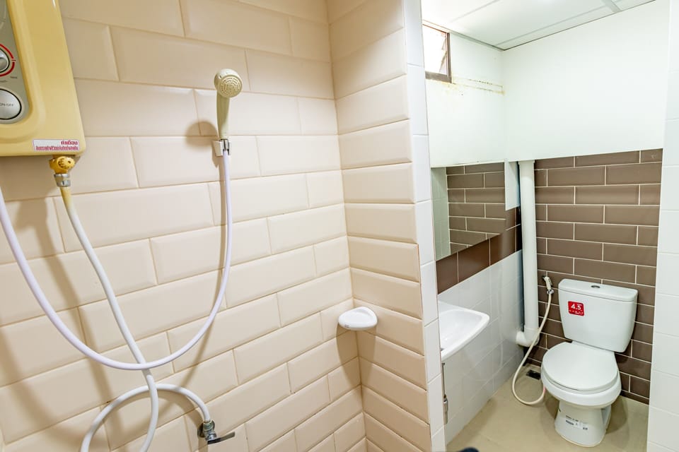Alanda Hotel & Apartment Pinklao Bangkok Hotel in Bangkok
