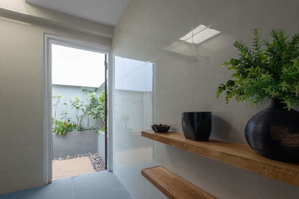 2 Bedrooms Pool Villa | Bathroom | Shower, free toiletries, hair dryer, towels