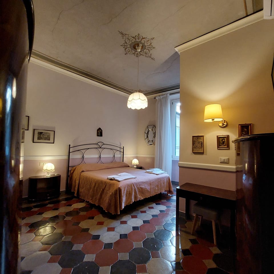 Double or Twin Room With Extra Bed (Decò) | Free WiFi, bed sheets