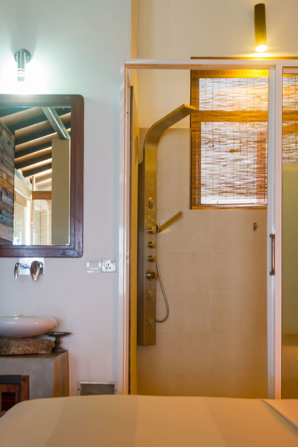 Superior Room, 1 Queen Bed, Ocean View | Bathroom | Shower, towels