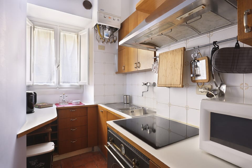 Classic Apartment, 1 Bedroom | Private kitchen | Full-size fridge, microwave, oven, stovetop