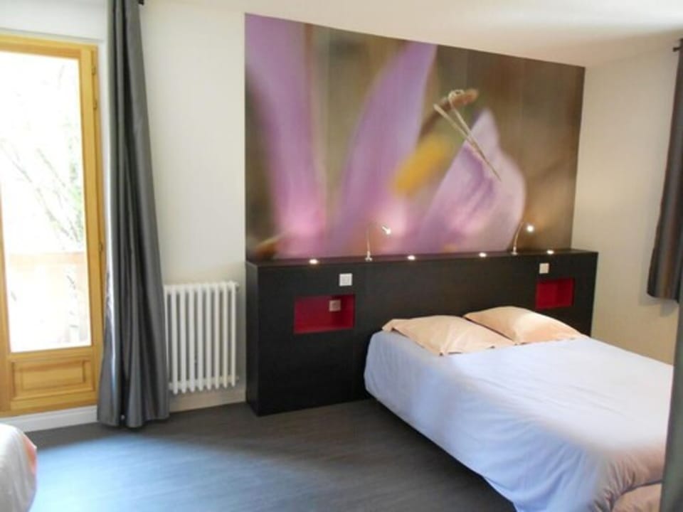Quadruple Room | Individually furnished, soundproofing, free cribs/infant beds