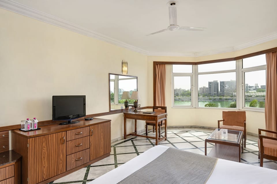 Superior Room Twin or Large River View | Premium bedding, in-room safe, individually furnished, desk