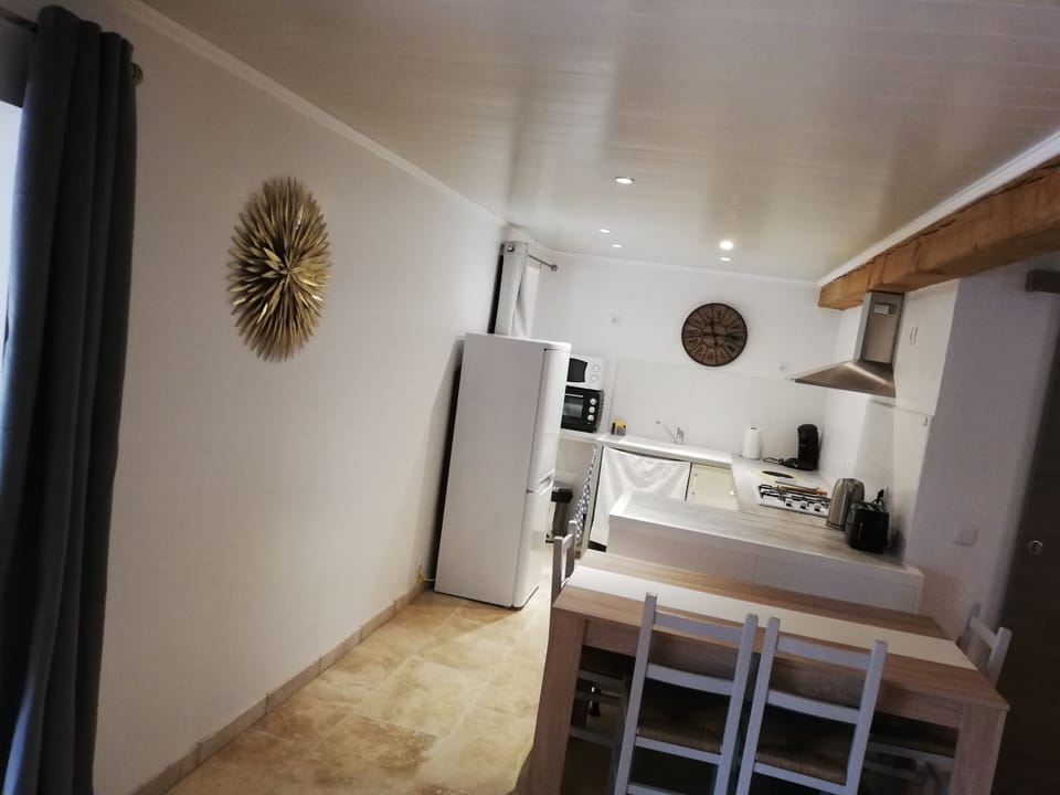 Suite (Le Saint Jacques) | Private kitchen | Full-size fridge, microwave, espresso maker, electric kettle