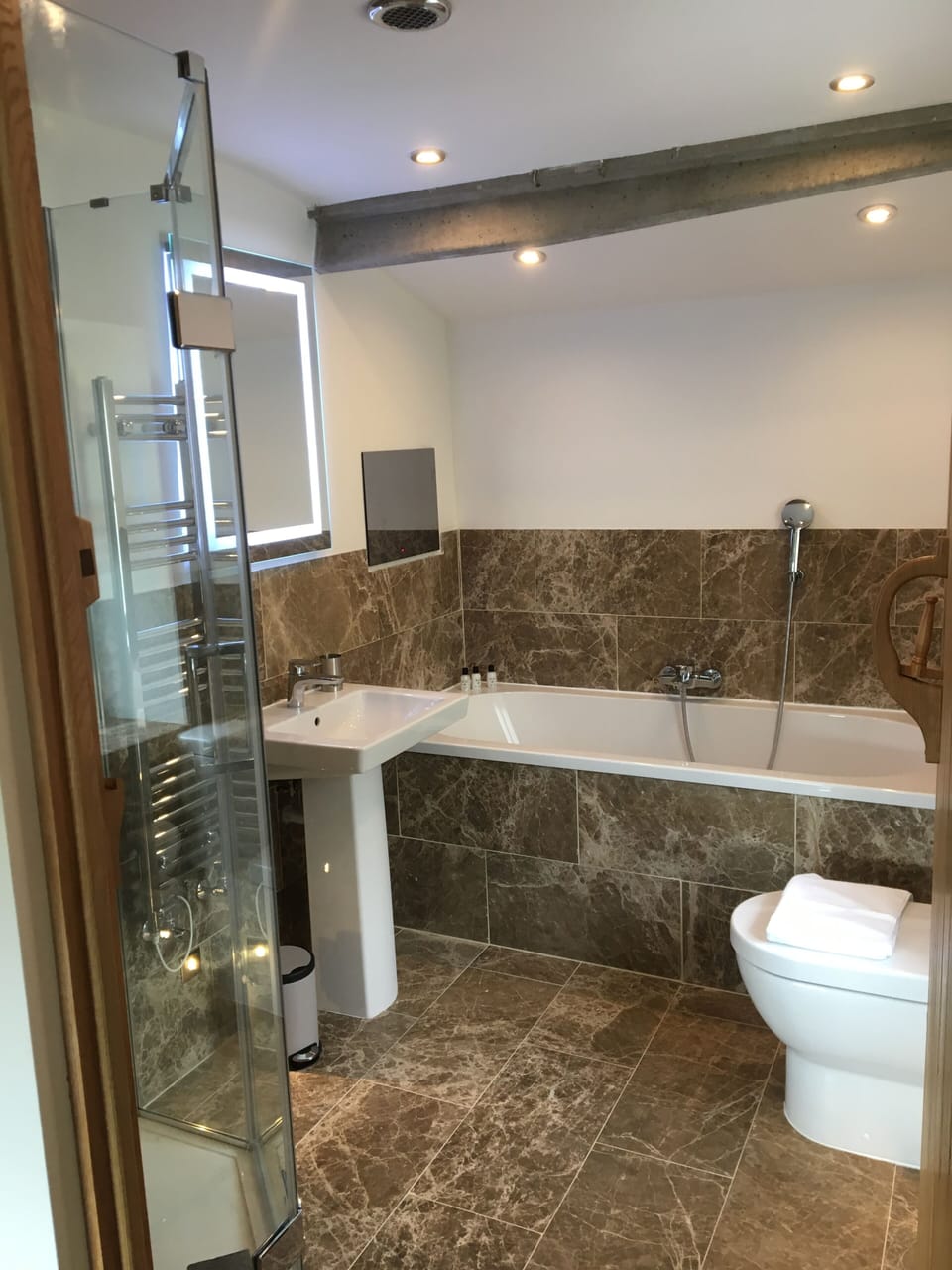 Master bedroom ensuite