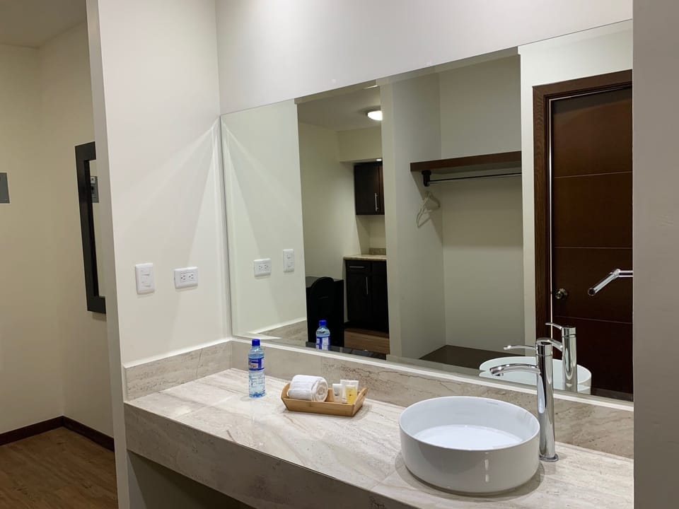Studio Suite | Bathroom sink