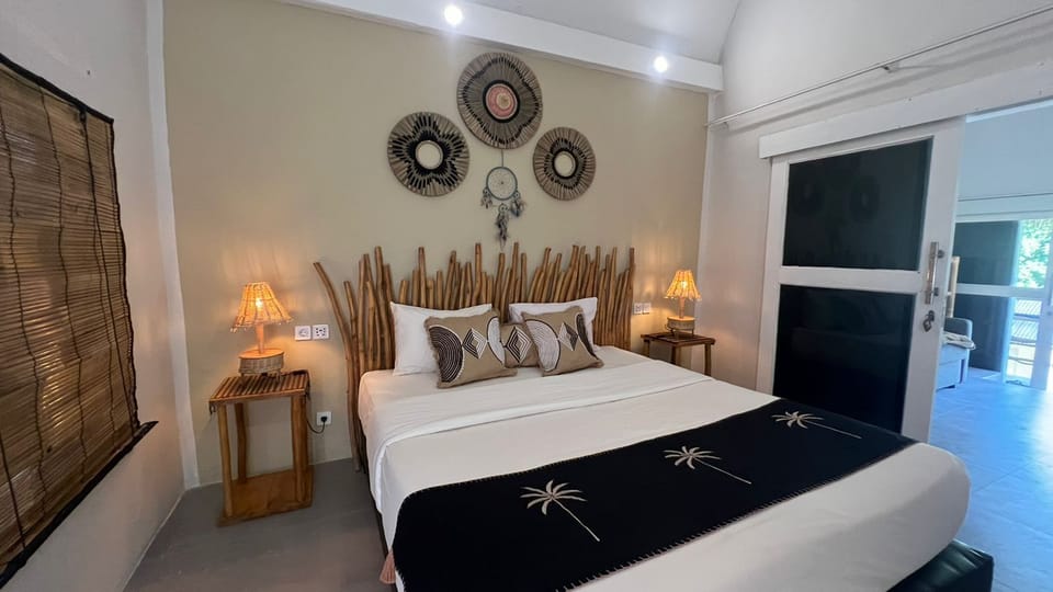Family Room, 2 Bedrooms, Non Smoking, Poolside | In-room safe, WiFi (free), bed sheets