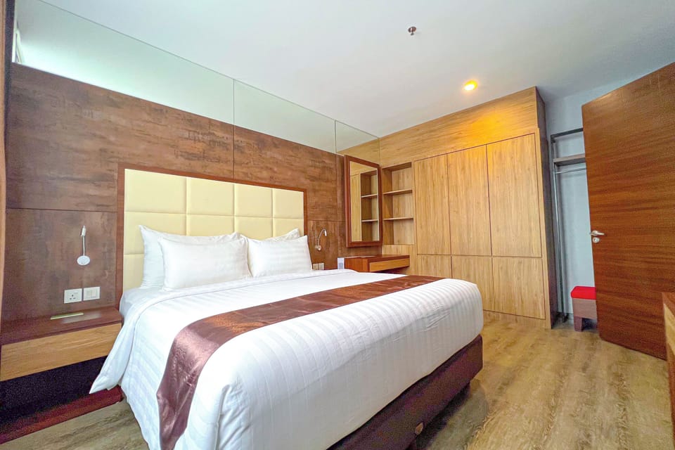 Exclusive Suite (Asialink Suite) | Minibar, in-room safe, laptop workspace, soundproofing