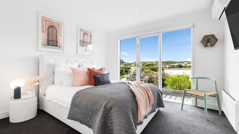 Amalfi Dream Queen Bedroom with TV