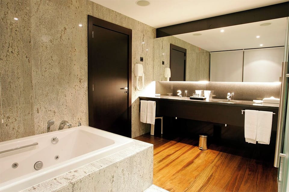 Penthouse | Bathroom | Hair dryer, bathrobes, slippers, towels