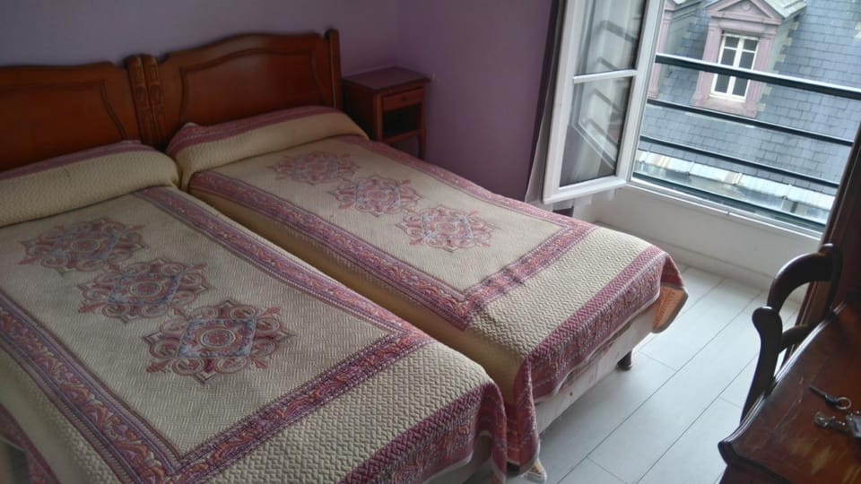 Standard Twin Room | In-room safe, desk, soundproofing, cribs/infant beds