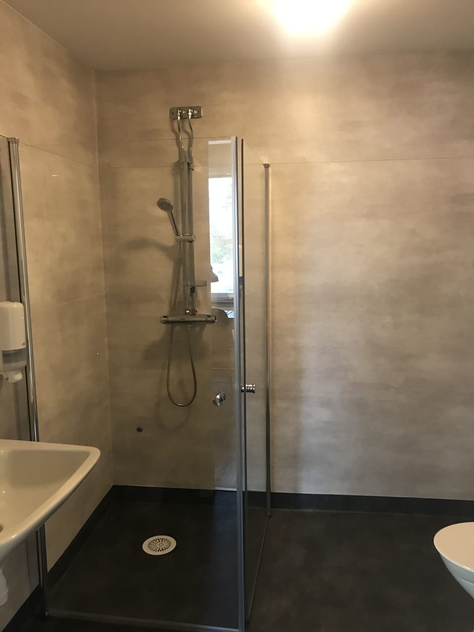 Standard Triple Room, Private Bathroom | Iron/ironing board (on request), WiFi (free), bed sheets