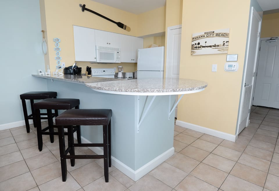 Kitchen Sitting Area