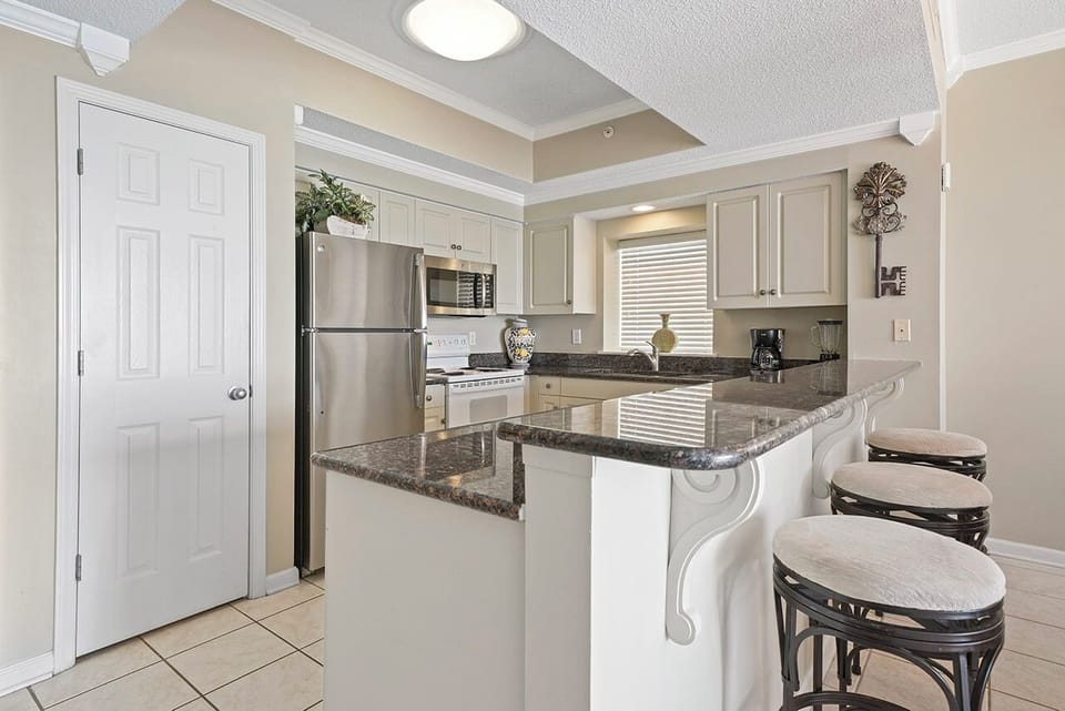 Majestic Sun 1001B - Miramar Beach - Kitchen