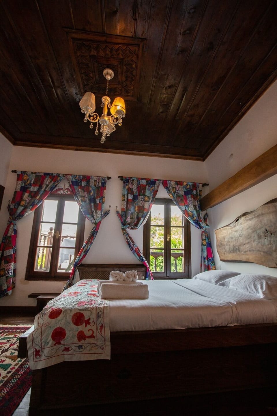 Deluxe Room, Balcony, Mountain View | Bed sheets