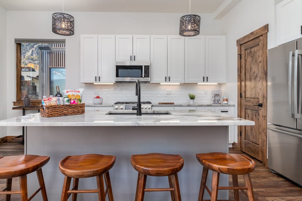 Expansive Kitchen Island - Seating for Four.