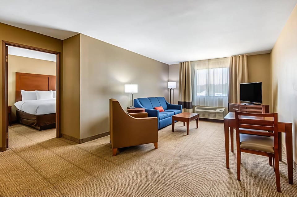 Premium bedding, pillowtop beds, desk, blackout drapes