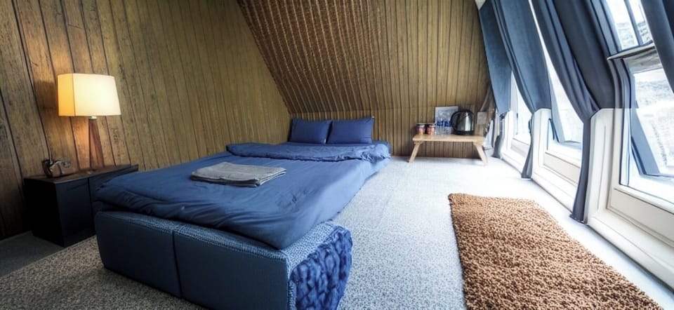 Basic Bungalow | Individually furnished, desk, laptop workspace, free WiFi