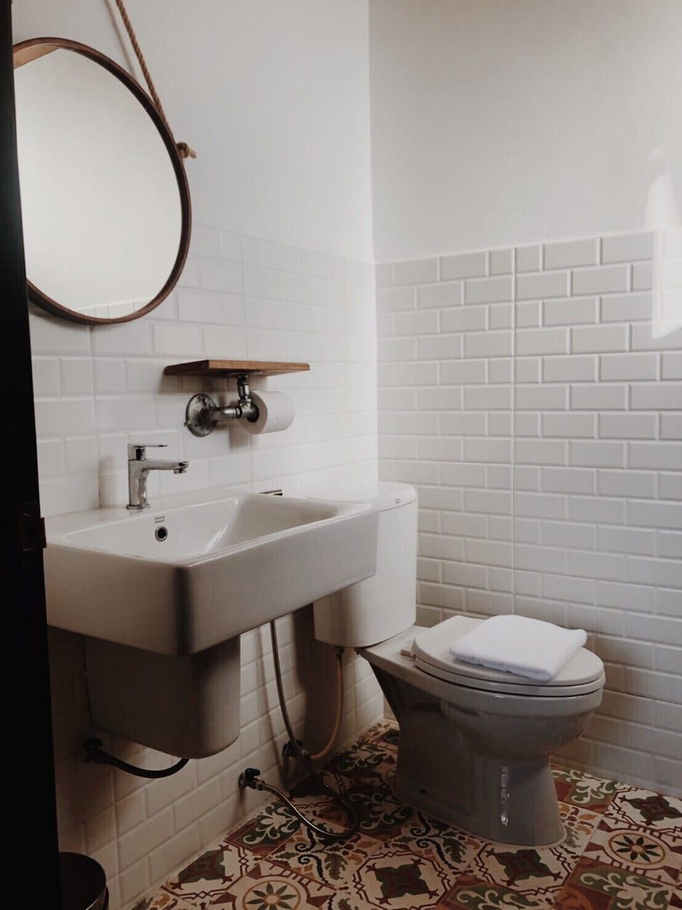 Exclusive Double Room | Bathroom | Shower, hair dryer, towels, soap
