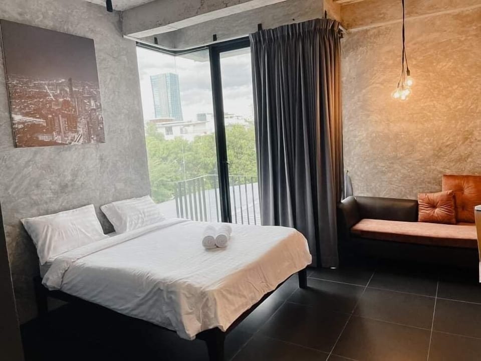 Deluxe Double Room, City View | Free WiFi, bed sheets
