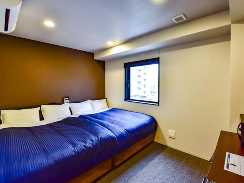 Desk, WiFi (free), bed sheets