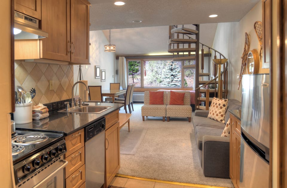 Full Kitchen