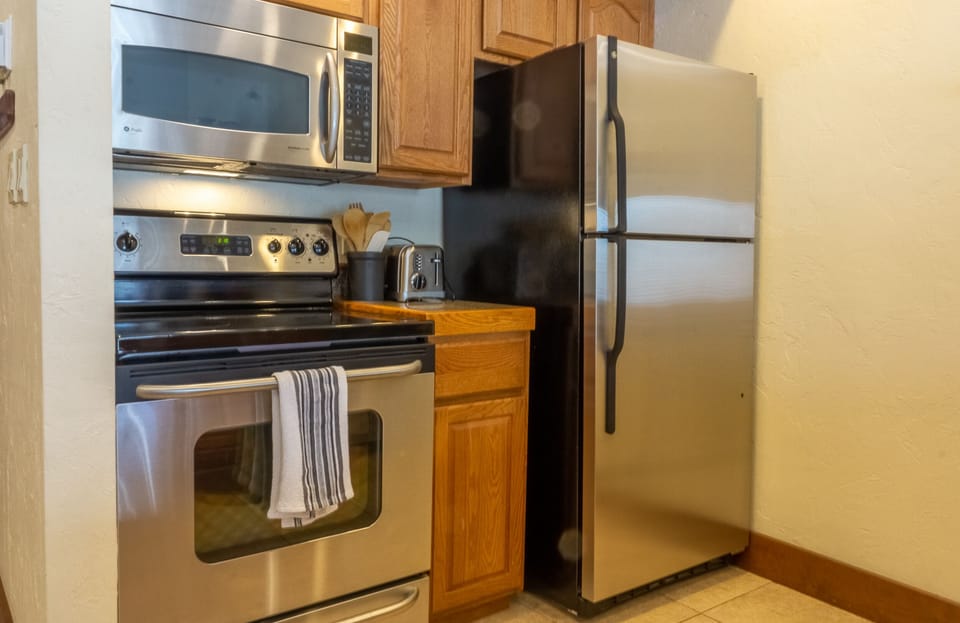 Full Kitchen - Full Kitchen