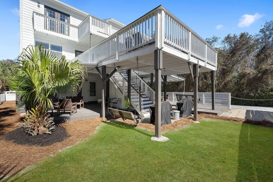 Communal Fenced Back Yard