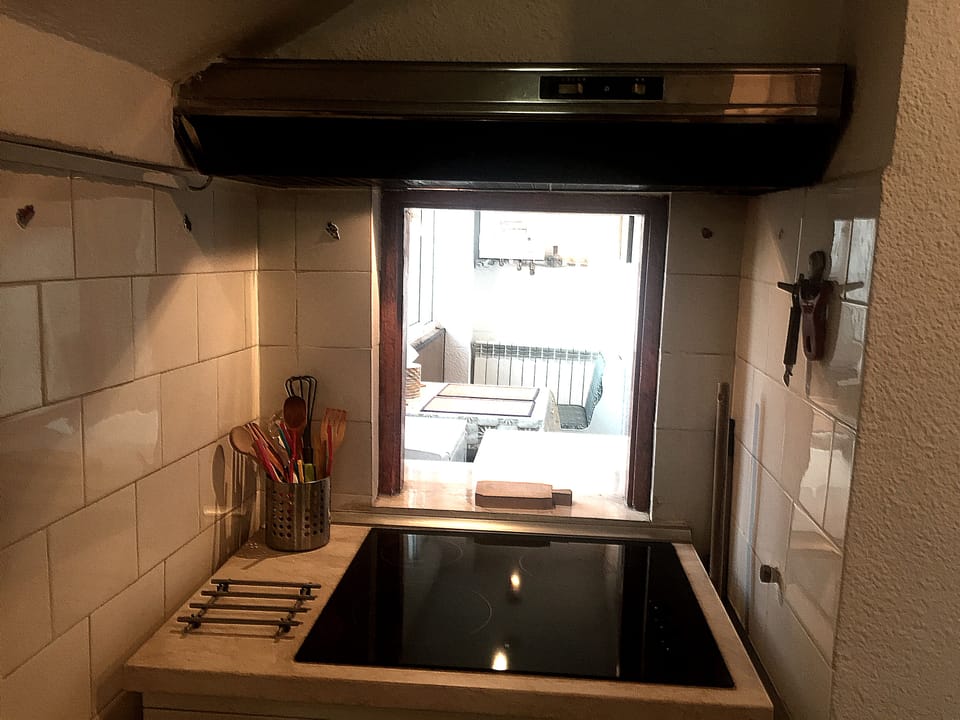 Vitro-ceramic hobs