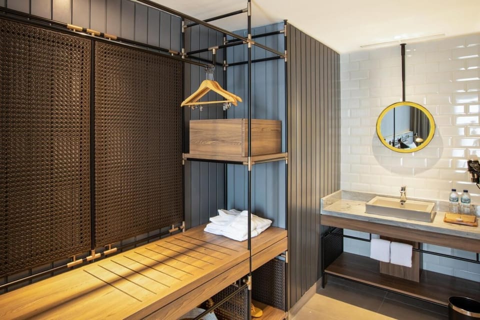 Suite Double Room (Breakfast) | In-room safe, desk, soundproofing, iron/ironing board