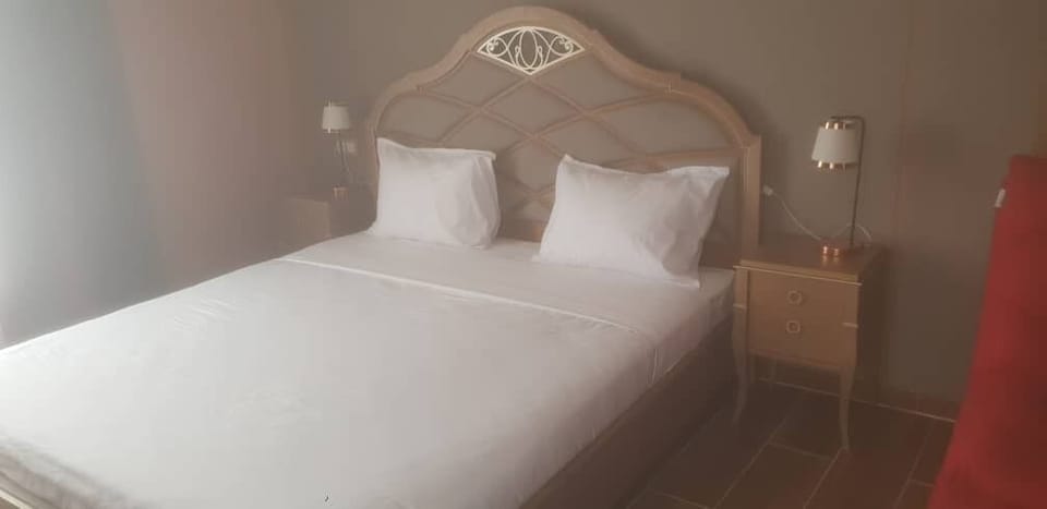 Junior Suite | Desk, blackout drapes, cribs (free), rollaway beds (surcharge)