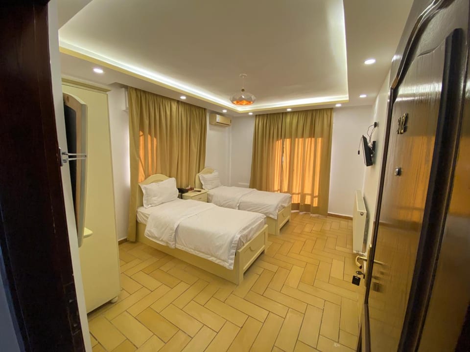 Egyptian cotton sheets, premium bedding, pillowtop beds, minibar