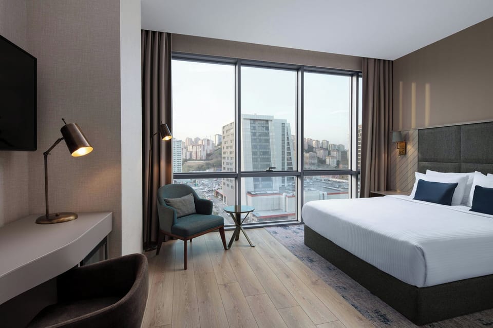 Superior Room, 1 King Bed | Minibar, in-room safe, desk, laptop workspace