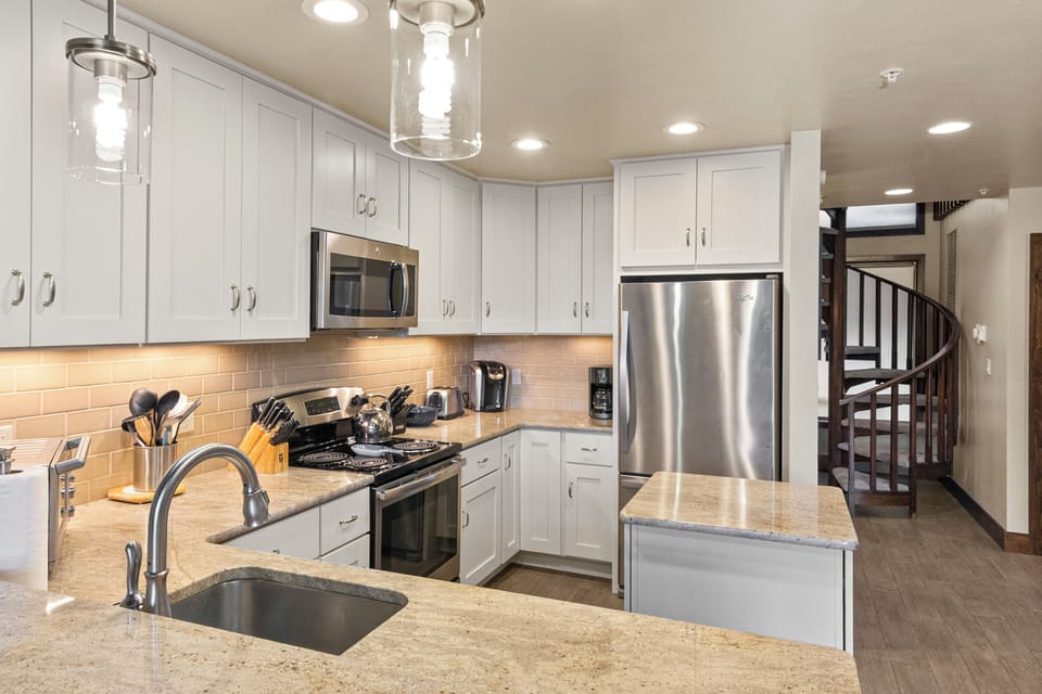Full Kitchen
