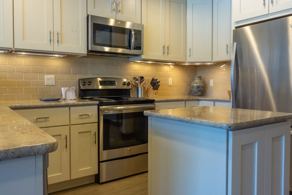 Full Kitchen - Full Kitchen