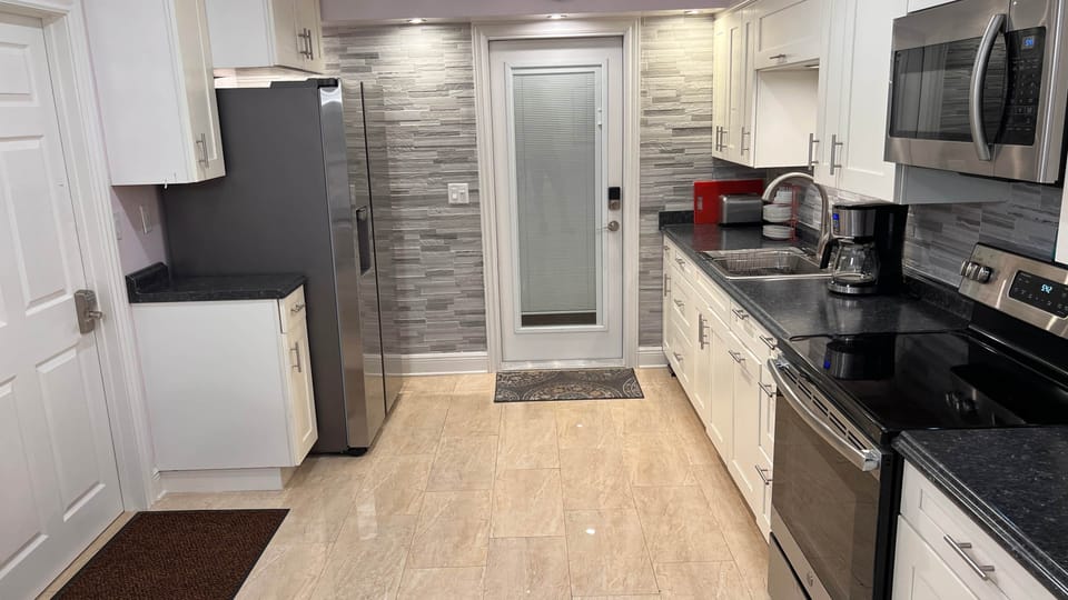 Common area kitchen 4