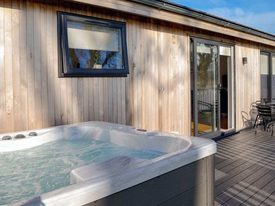 Hot tub | Cree Lodge - Cree Valley Lodges, Creetown