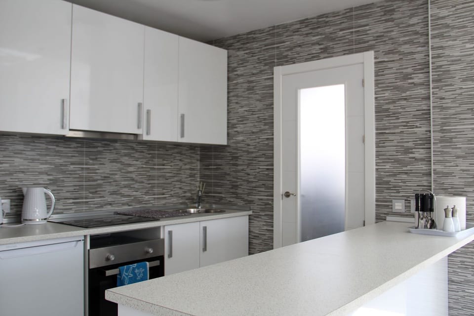 Fully modernized fully fitted kitchen