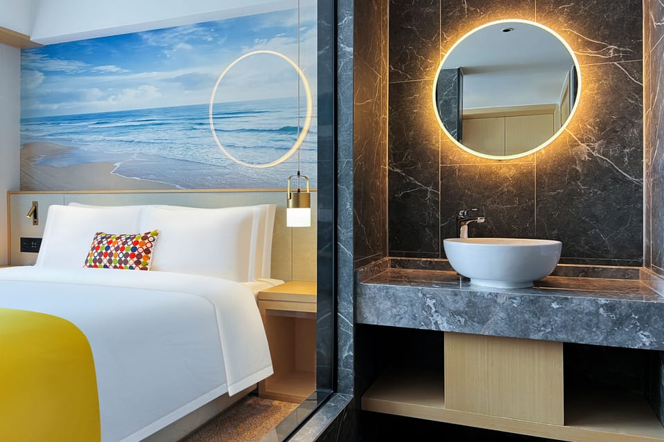 Premium bedding, down comforters, minibar, individually decorated