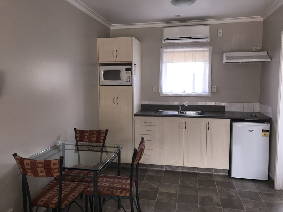 Standard Studio | Iron/ironing board, free WiFi, bed sheets