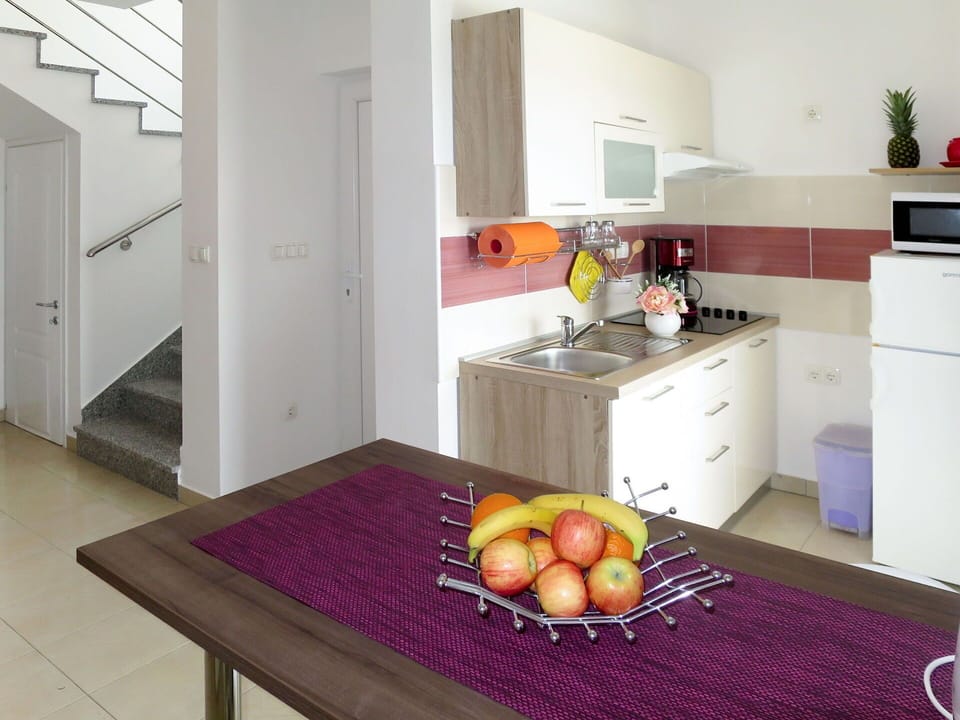 Cabinetry, Property, Furniture, Countertop, White, Food, Kitchen Appliance, Tableware, Kitchen, Interior Design