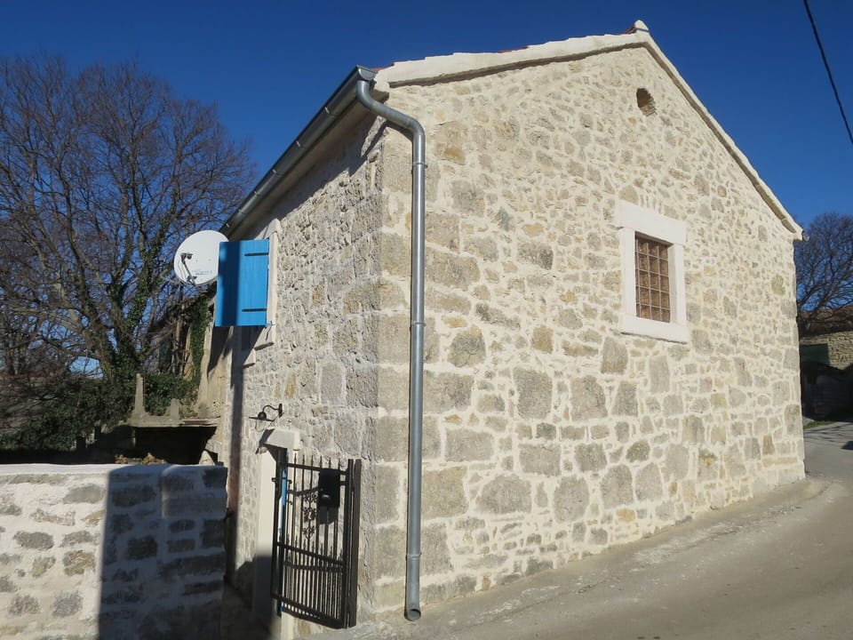 Sky, Building, Tree, Window, Door, Facade, Rural Area, Gas, House, Cottage