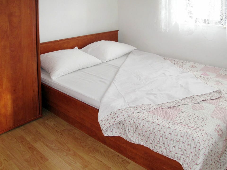 Bed, Bedroom, Furniture, Mattress, Room, Bed Frame, Bedding, Bed Sheet, Property, Floor