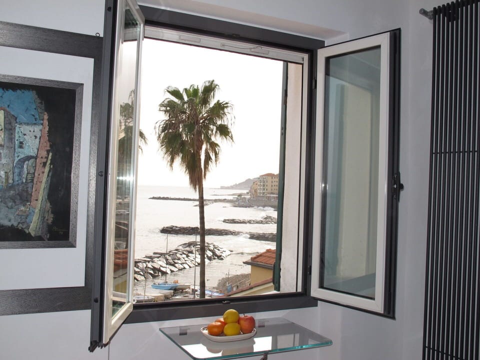 Glass, Shade, Ocean, Balcony, Chair, Window Treatment, Houseplant, Eco Hotel, Daylighting
