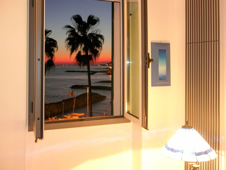 Room, Property, Suite, Door, Real Estate, Window, Building, Tree, Interior Design, House