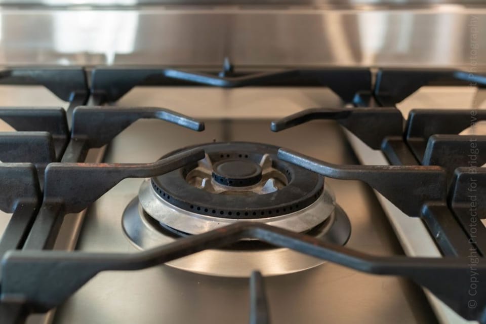 GAS RANGE