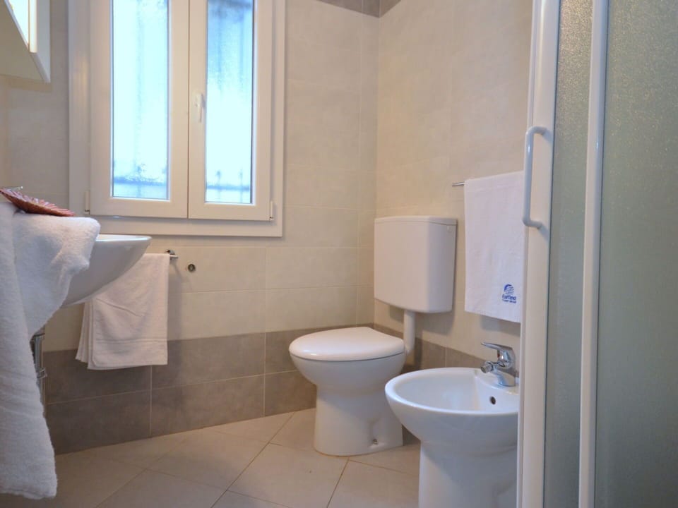 Plumbing Fixture, Property, Bathroom Sink, Window, Purple, Sink, Bathroom, Toilet Seat, Toilet